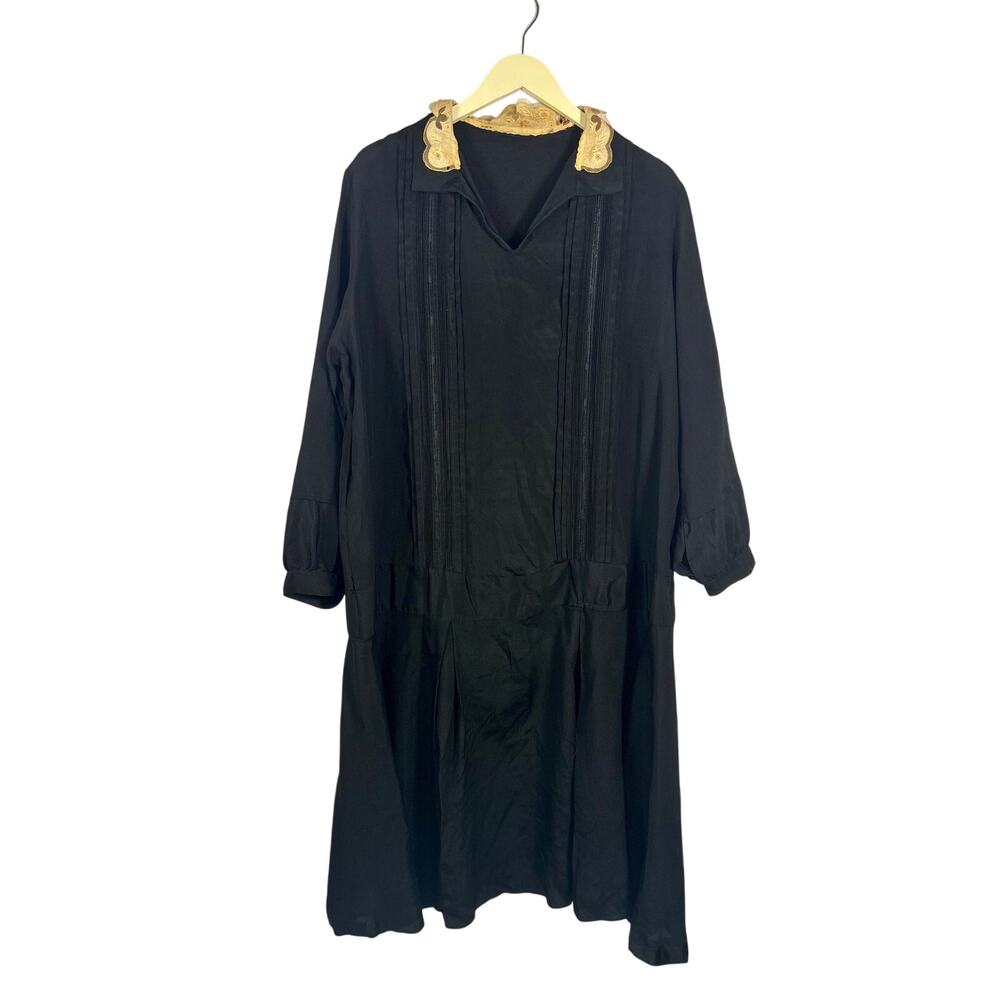 1920s Black Silk Drop Waist Dress Stumpwork Lace Collar Flapper Day Frock